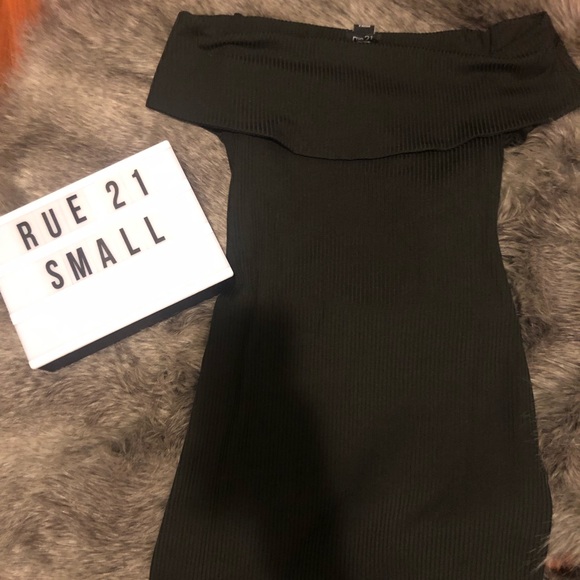 Slim off the shoulders dress - Picture 2 of 2